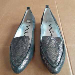 Nina New York Women's Originals, Quay3 Loafers, Liquid Bronze D, Size 9.5M